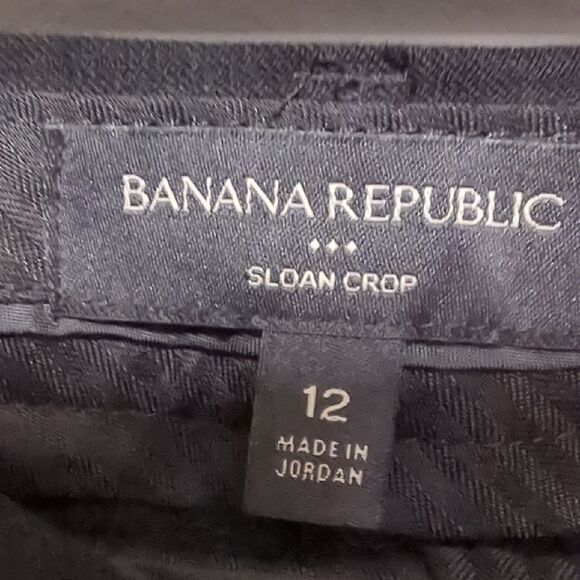 Banana Republic Black Dress Pants with Slim Fit and Cropped Length - Picture 7 of 9